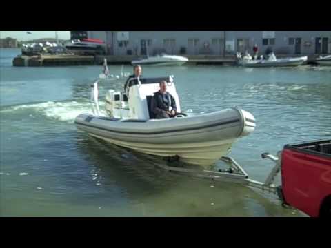 TOP TIPS on putting your boat onto a trailer