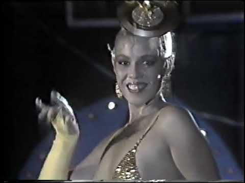 Paulo Silvino apresentando o Cassino do Chacrinha (1988) (Décimo e último programa)