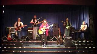 Claire Gaynor, Paul Swift & Big River - You give me love (Faith Hill) / Walking on water (Blackhawk)