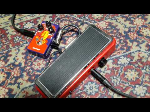 Jim Dunlop Rotovibe JH-4S vs MXR JHM-3 Univibe