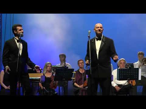 Can't Take My Eyes Off You - EUROPEAN 3 BARITONES .