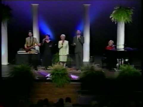 The Hayes Family sings "His Love"