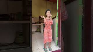 Download lagu bilangin papa gk ada ππ#tiktokkomedi #komedikocak #short mp3 Download lagu bilangin papa gk ada ππ#tiktokkomedi #komedikocak #short mp3