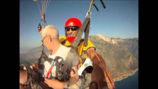 preview picture of video 'Paragliding Oludeniz Turkey - Terry Sim's first flight'