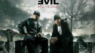 Eminem &amp; Royce Da 5′9″ - I&#39;m On Everything
