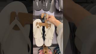 Download lagu Grab some Old Navy flip flops & a bandanna… mp3