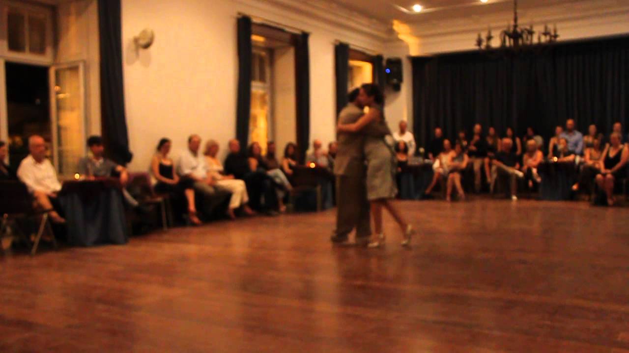 RICARDO VIQUEIRA E MARIA PLAZAOLA NA MILONGA DE LOS MAESTROS - 4/4