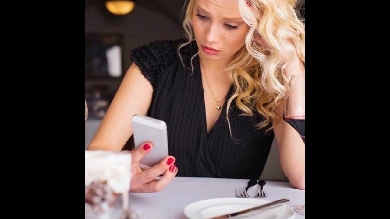 Why Your Ex Really Texts You Again