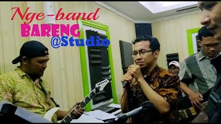 Download lagu Ngeband Bareng @Studio Band || Hujan - Utopia dan Ku Tak Bisa - Slank || Cover By Edi Quint mp3