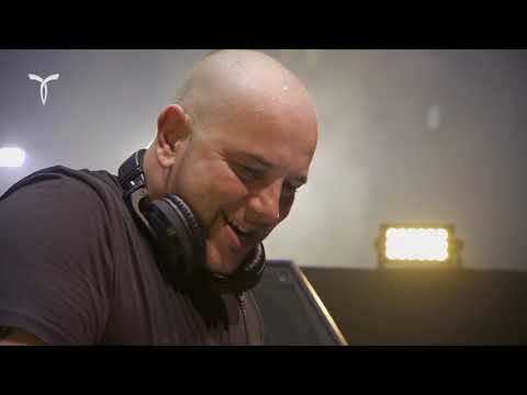 Darren Porter plays '@bixxaudio863 - Yes I Can' (Live at Transmission Prague 2019) [4K]