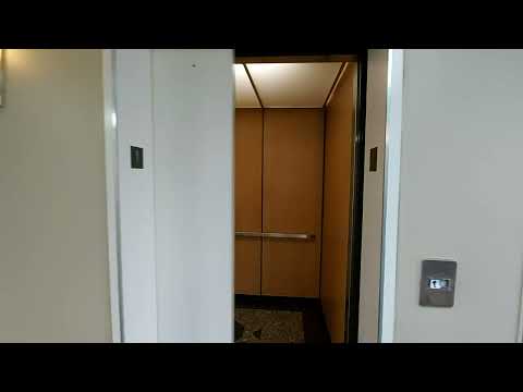 1989 Otis Elevator @ Super 8 in Chicago Bridgeview