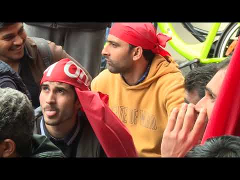 Sciopero del Si Cobas alla tintoria Fada, ma protesta anche l’imprenditore cinese Non mi fanno lavor