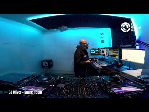 DJ Oliver - Snare Room
