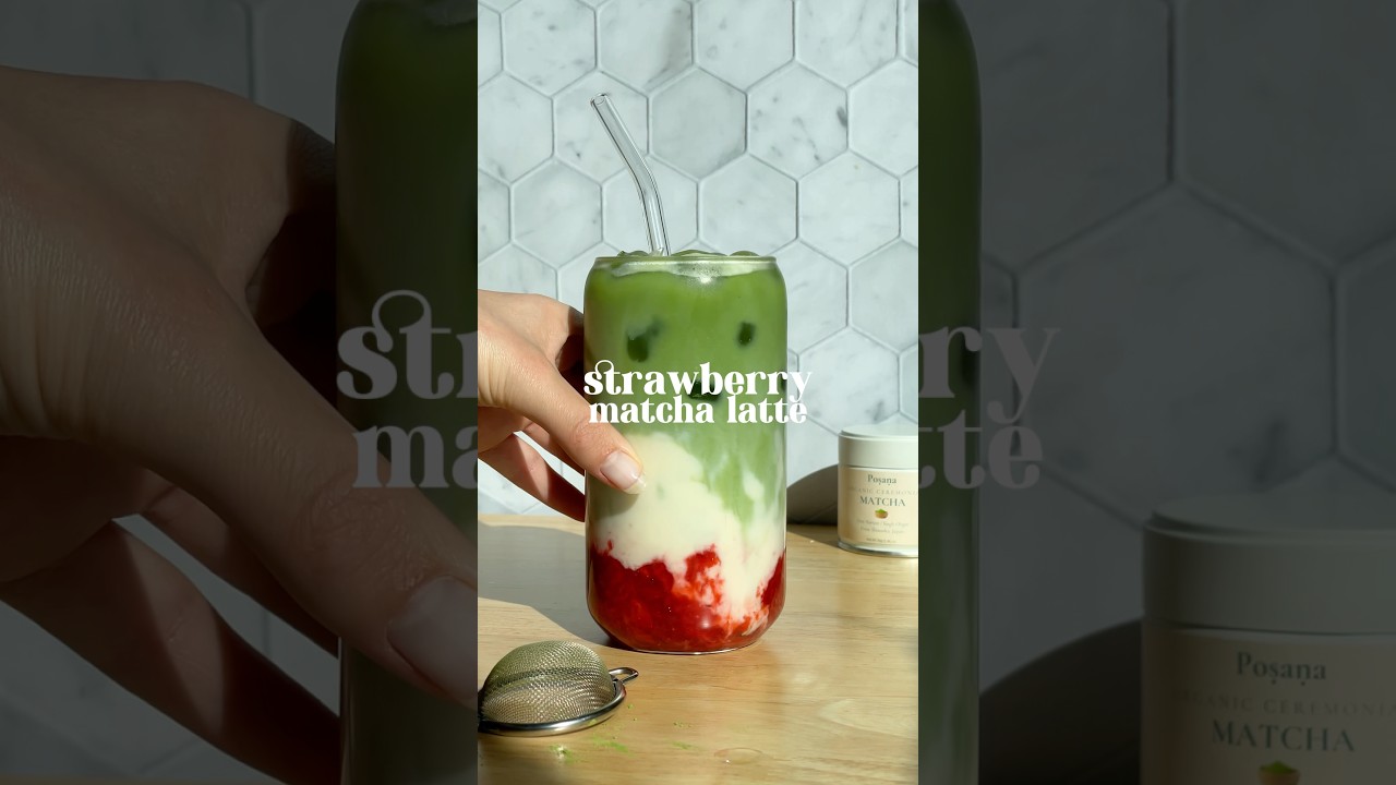 Delicious Strawberry Matcha Latte Recipe 🍓 #matchalatte #matcha #drinkrecipes