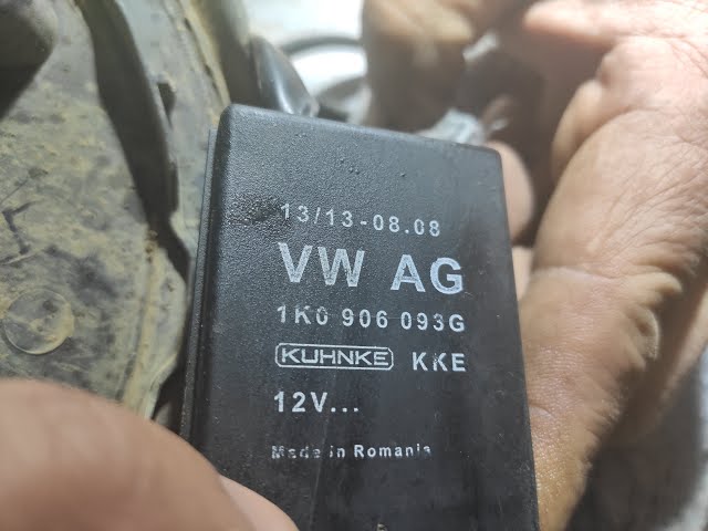 Volkswagen Passat B6 Блок Управления Топливным Насосом