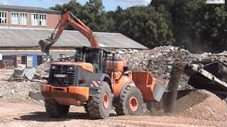 preview picture of video 'HITACHI ZW 310 LOAD & CARRY , Firma Ottl, Abbruch in Backnang, GERMANY, 2012-07-09'