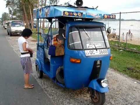 スリランカのアイスクリーム売り3輪車 Ice cream sales three wheel Srilanka.
