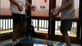 World Record juggling 12 balls bounce passing