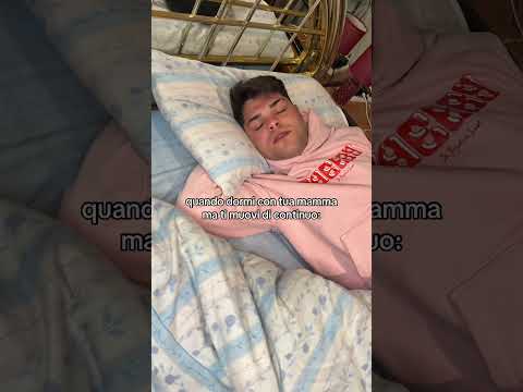 Mai muoversi nel letto con mammina 😀 #comedyshorts #humor #mamme #comedia #comedy #videodivertenti