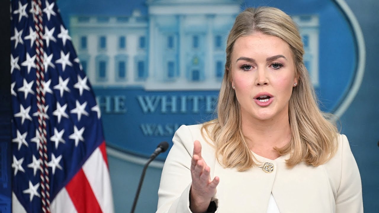LIVE l Karoline Leavitt White House press briefing