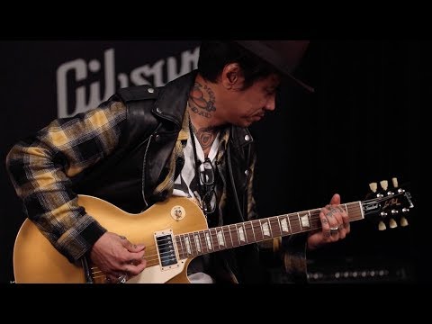 Stevie D of Buckcherry Demos The Gibson Les Paul 50's Standard