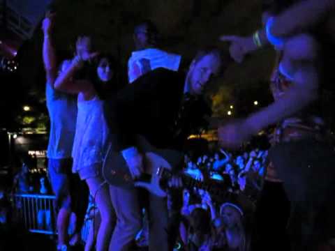 Hey Champ - Cold Dust Girl (Gemini Club Remix LIVE)