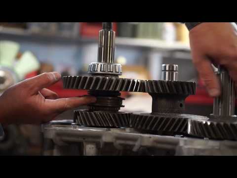 CLEAN CRUISER PROJECT // Rebuilding a bj42 Land Cruiser transfer case