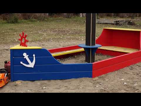 Игровой комплекс для самых маленьких жителей Нижней Согры монтируют в абаканском  сквере "Заречье"