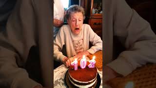 Download lagu Nenek memiliki ulang tahun yang bahagia ke-102#shorts mp3 Download lagu Nenek memiliki ulang tahun yang bahagia ke-102#shorts mp3