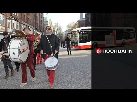 Hamburgs erster Elektrobus ist da