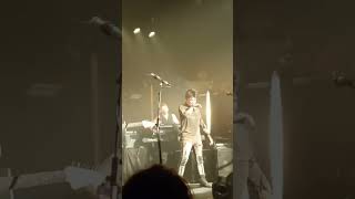 Gary Numan .. an emotional Gary introduces his band! 😟