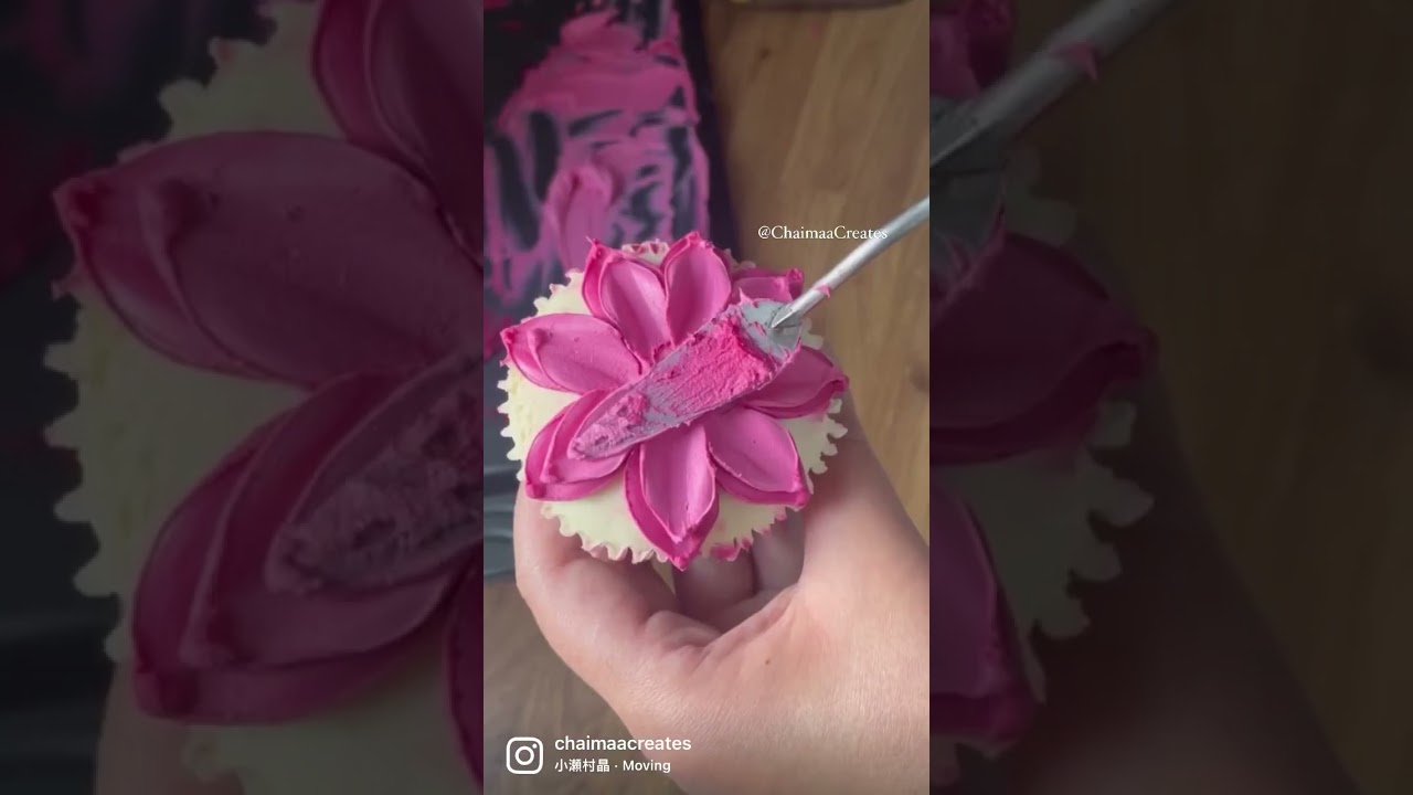 Palette Knife Flower Cupcake