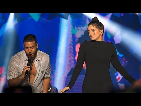 Romeo Santos y Rosalia Cantan Obsesión En Vivo