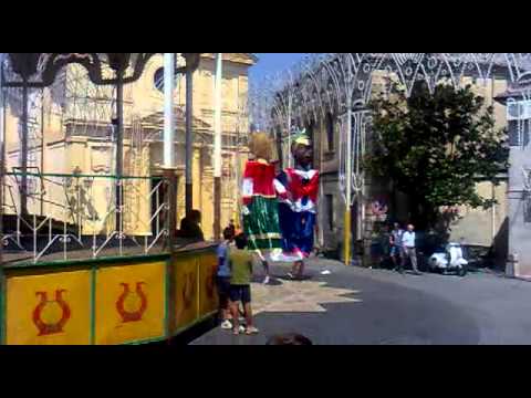 VAZZANO 26-08-2013....E LA FESTA CONTINUA...I GIGANTI IN PIAZZA UMBERTO (by Micuccio Caloiero)