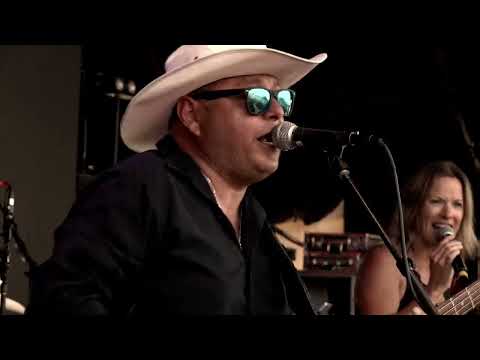 Julie Duguay & NordWest Country Band