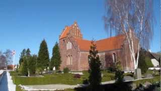 preview picture of video 'Karlebo kirke ringer til gudstjeneste'