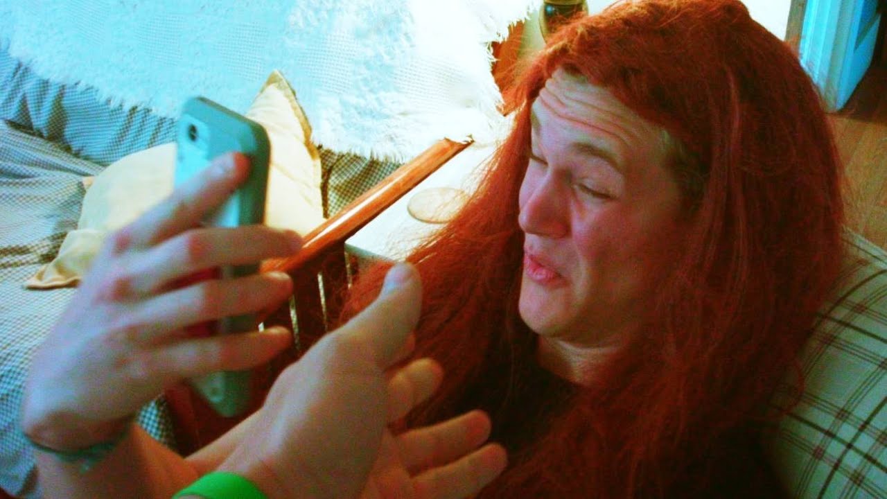 when you try to show your mom a meme