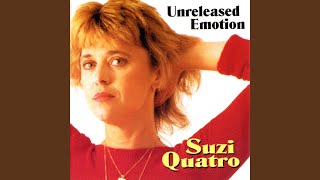 Kadr z teledysku Strange Encounters tekst piosenki Suzi Quatro
