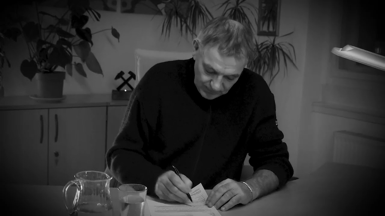 Nach der Ampel links.