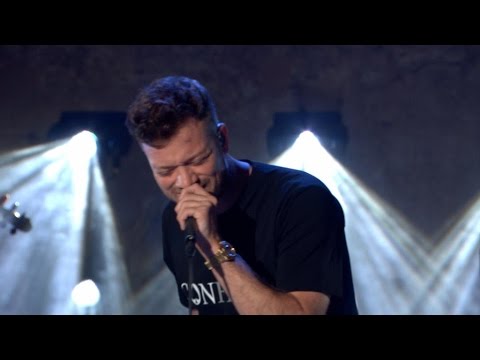 Video thumbnail for Helemaal Alleen (uit Liefde Voor Muziek)