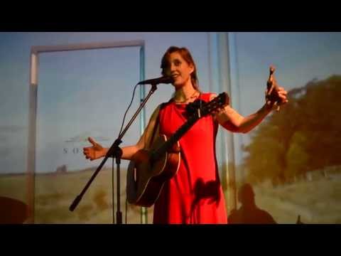Gurí pescador - Canción azul que viaja / Queyi en Teatro Solís