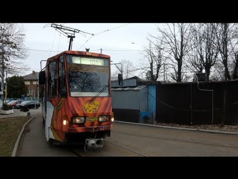 Ploiești:  Tramvaiul Tatra KT4DM #105(linia 101) sosind în terminalul Gara de Sud