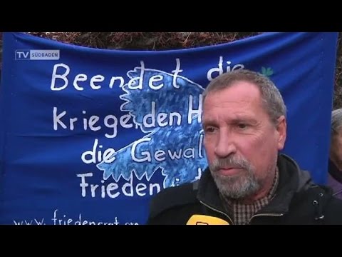 Neuenburg - Protest vor Rüstungsbetrieb