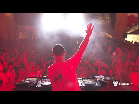 Dance TV and Tenishia