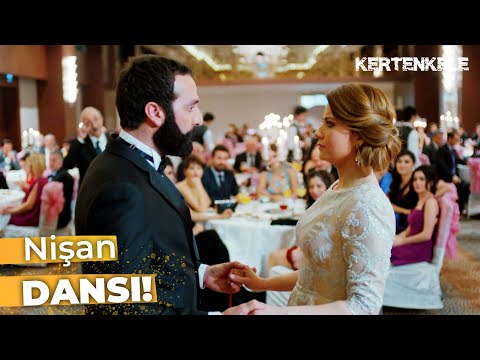 Ziya Hoca ve Zehra'nın nişan dansı! | Kertenkele 🦎 15. Bölüm
