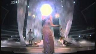 RIHANNA ON AMERICAN IDOL TOP 8 RESULTS SHOW - CALIFORNIA KING BED (HQ)