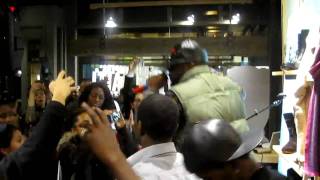 Wyclef - You Don&#39;t Wanna Go Outside (LIVE NYC)