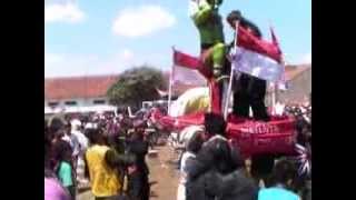 preview picture of video 'Karnaval Arak-arakan HUT68RI Desa Rancakasumba 2'