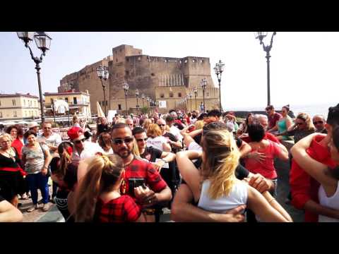 KIZOMBA FLASH MOB NAPOLI 2016 ITALY COREOGRAFIA CARLOS & ILARIA