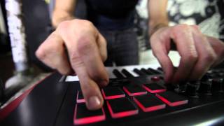 Novation Impulse 25 - Video